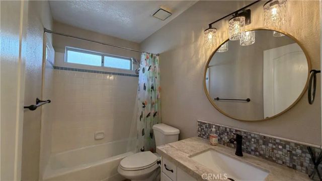 1145 E Woodhaven Lane, Fresno, CA 93720