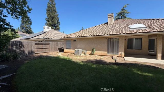 1145 E Woodhaven Lane, Fresno, CA 93720