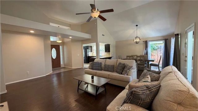 1145 E Woodhaven Lane, Fresno, CA 93720
