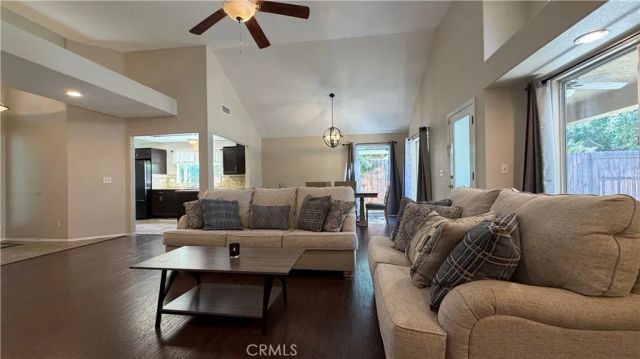 1145 E Woodhaven Lane, Fresno, CA 93720