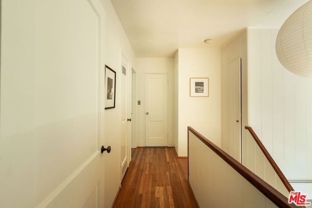 5589 Village, Los Angeles, CA 90016