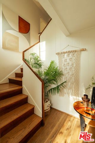 5589 Village, Los Angeles, CA 90016