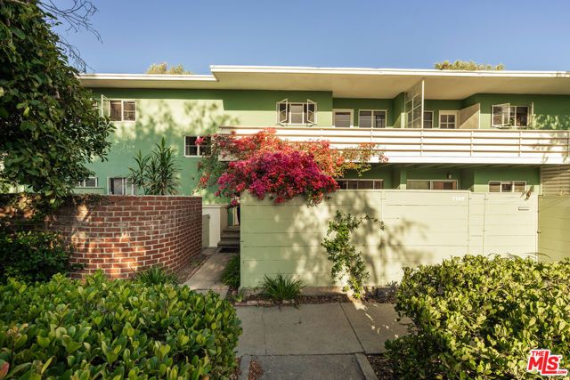 5589 Village, Los Angeles, CA 90016