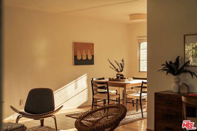 5589 Village, Los Angeles, CA 90016