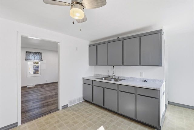 1001 W GRANT STREET, Appleton, WI 54914