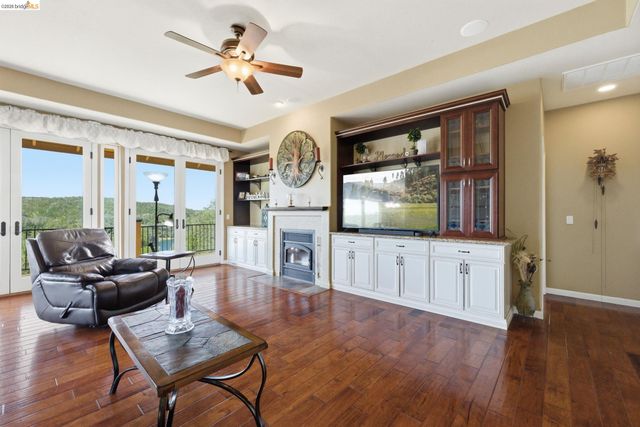 12808 Mammoth Mine Road, Jamestown, CA 95327
