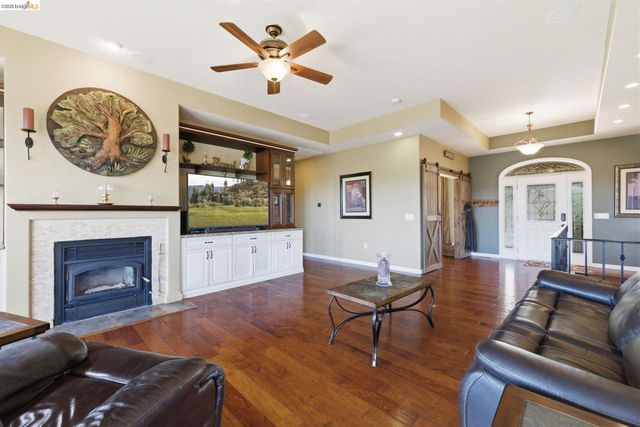 12808 Mammoth Mine Road, Jamestown, CA 95327