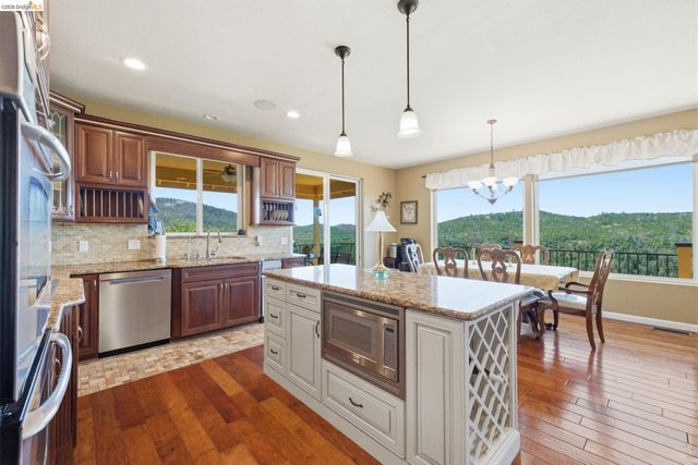 12808 Mammoth Mine Road, Jamestown, CA 95327