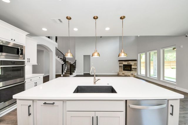 28045 Woodland Bend Way, Spring, TX 77386