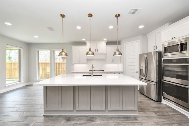 28045 Woodland Bend Way, Spring, TX 77386