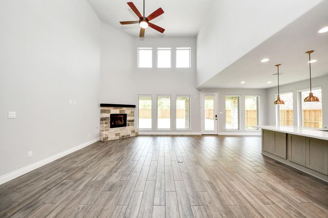 28045 Woodland Bend Way, Spring, TX 77386