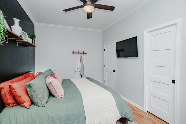 1050 W Byron Street 2W, Chicago, IL 60613