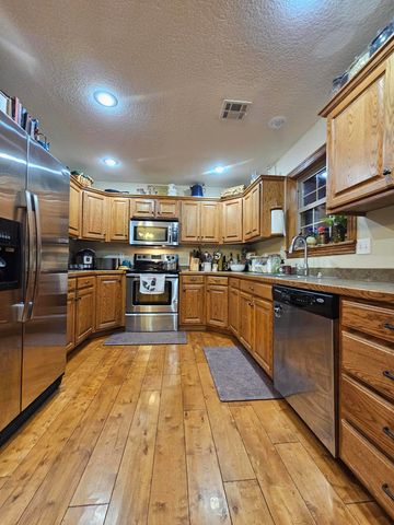 8233 Alamo Lane, Seneca, MO 64865