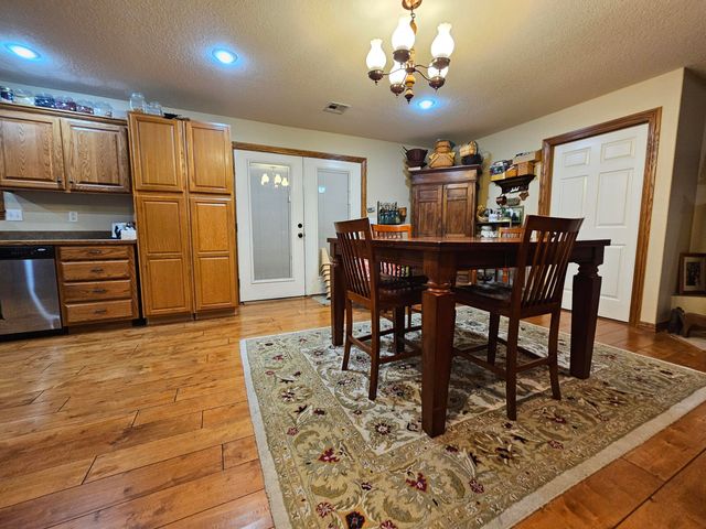 8233 Alamo Lane, Seneca, MO 64865