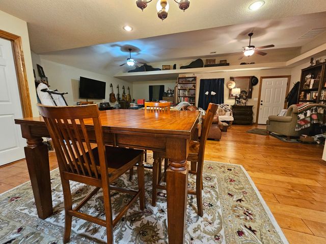 8233 Alamo Lane, Seneca, MO 64865