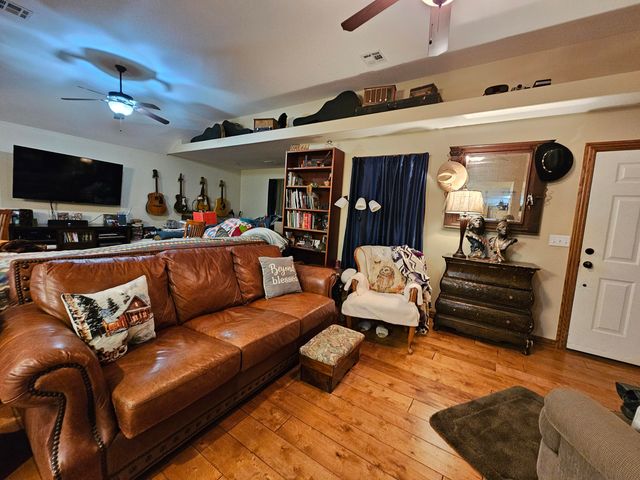 8233 Alamo Lane, Seneca, MO 64865