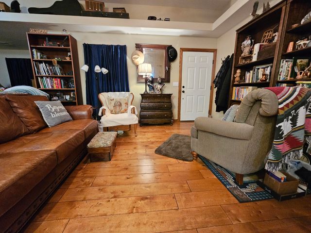 8233 Alamo Lane, Seneca, MO 64865