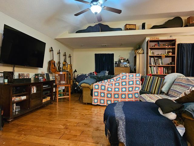 8233 Alamo Lane, Seneca, MO 64865