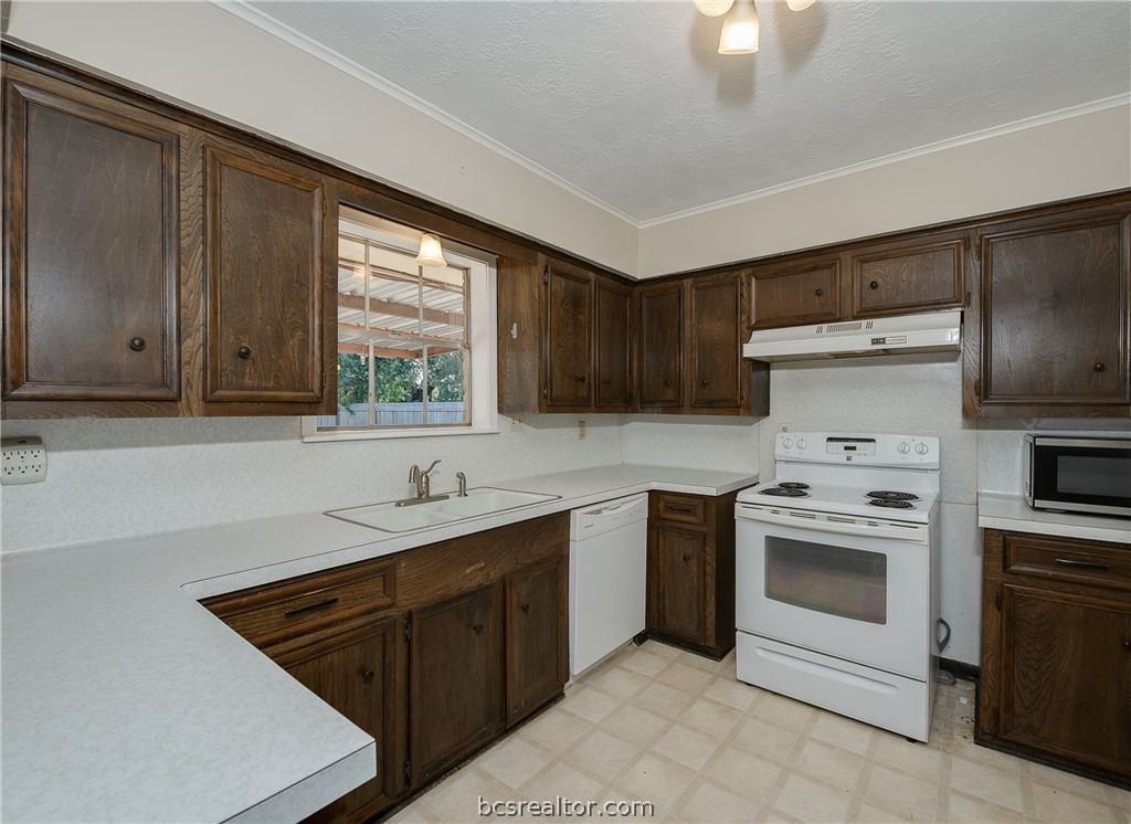 1819 Leona Drive, College Station, TX 77840 — photo 5