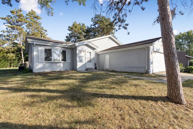 2724 Norway Pine Road, Rockford, IL 61109