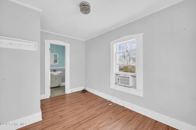 610 N Caswell Avenue, Southport, NC 28461