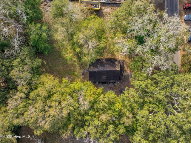 610 N Caswell Avenue, Southport, NC 28461