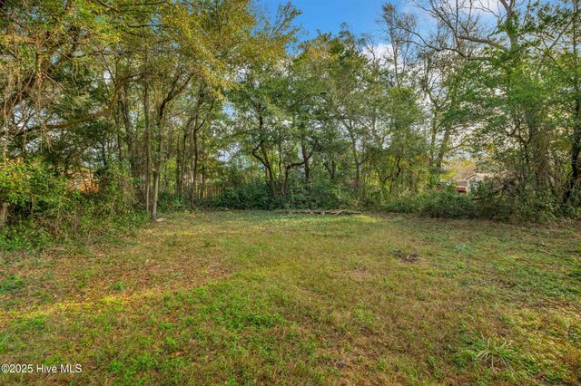 610 N Caswell Avenue, Southport, NC 28461