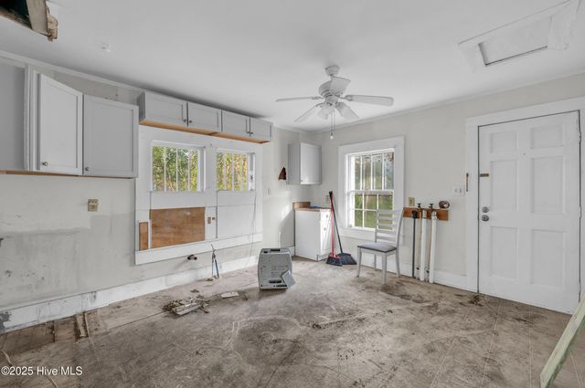 610 N Caswell Avenue, Southport, NC 28461