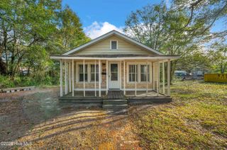 610 N Caswell Avenue, Southport, NC 28461