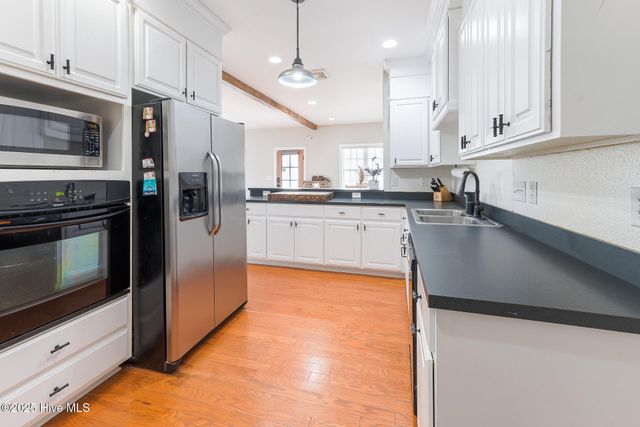 224 Pecan Grove Court, New Bern, NC 28562