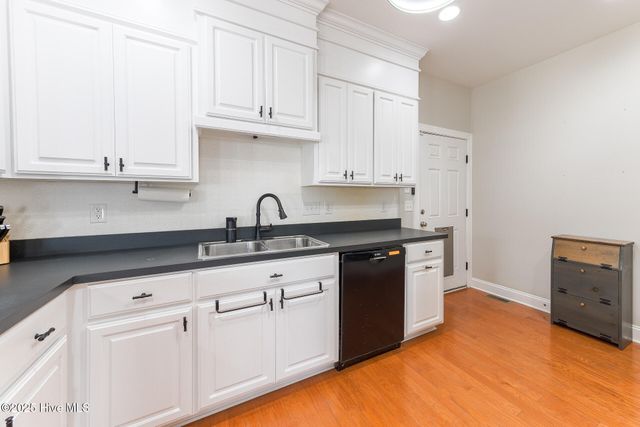 224 Pecan Grove Court, New Bern, NC 28562