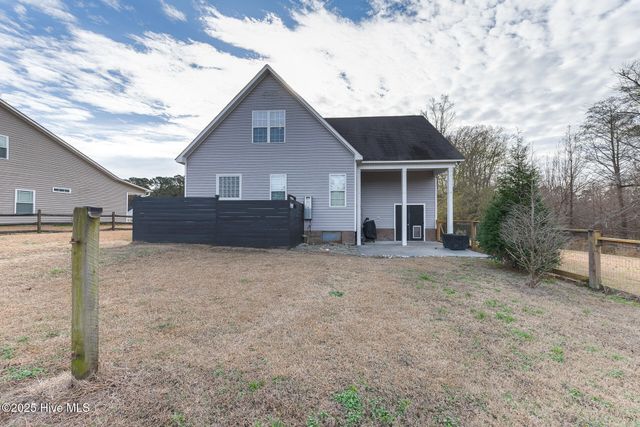 224 Pecan Grove Court, New Bern, NC 28562