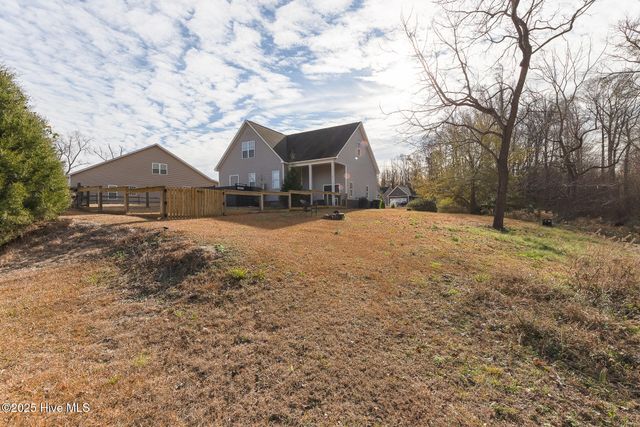 224 Pecan Grove Court, New Bern, NC 28562