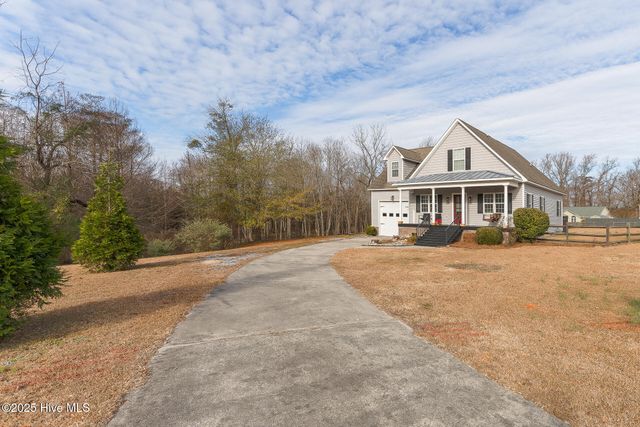 224 Pecan Grove Court, New Bern, NC 28562