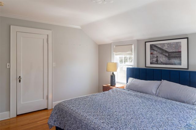 5 Rutgers Place, Hartsdale, NY 10530