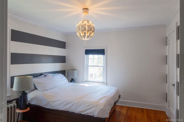 5 Rutgers Place, Hartsdale, NY 10530