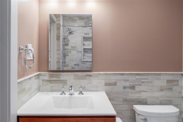 5 Rutgers Place, Hartsdale, NY 10530