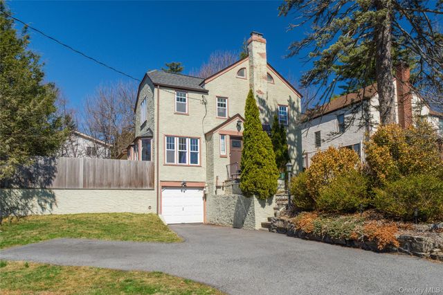 5 Rutgers Place, Hartsdale, NY 10530