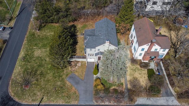 5 Rutgers Place, Hartsdale, NY 10530