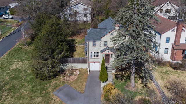 5 Rutgers Place, Hartsdale, NY 10530