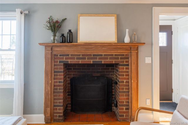 5 Rutgers Place, Hartsdale, NY 10530