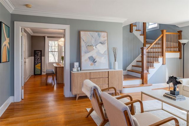 5 Rutgers Place, Hartsdale, NY 10530