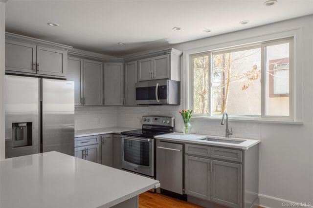 5 Rutgers Place, Hartsdale, NY 10530