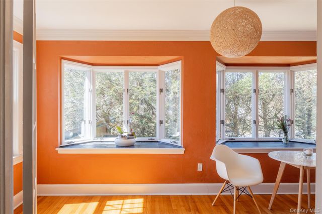 5 Rutgers Place, Hartsdale, NY 10530