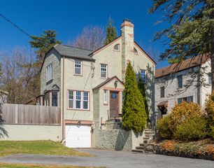 5 Rutgers Place, Hartsdale, NY 10530