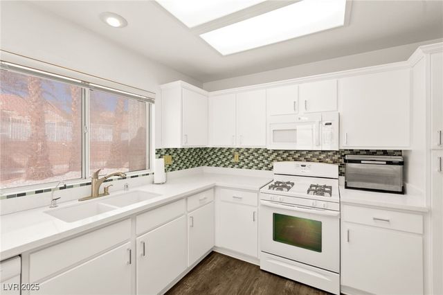 2817 Lotus Hill Drive, Las Vegas, NV 89134