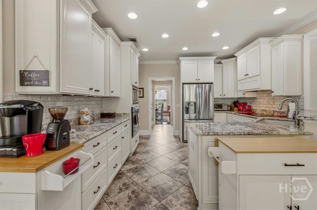 Image 11 of property listing at 230 Windsong Drive, Richmond Hill, GA 31324