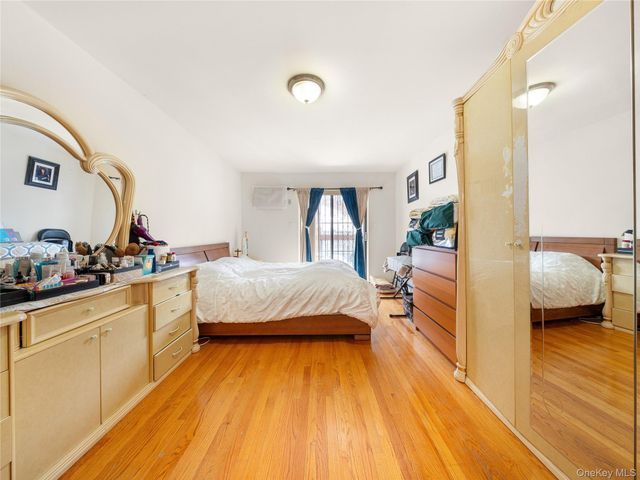 240-22 70th Avenue, Little Neck, NY 11362