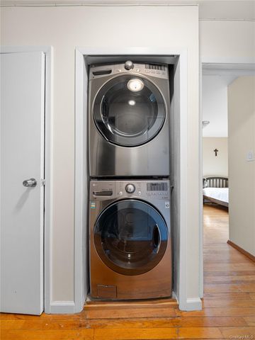 240-22 70th Avenue, Little Neck, NY 11362