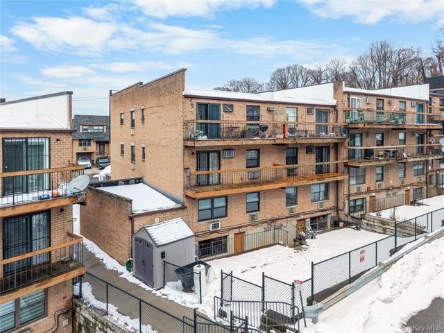 240-22 70th Avenue, Little Neck, NY 11362